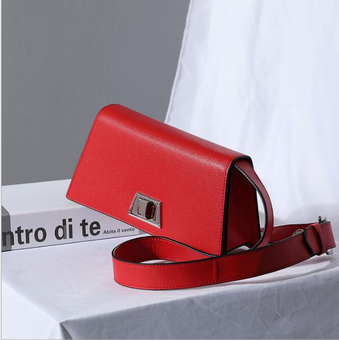 Idolra Unique Trapezoid Design Wide Shoulder Strap Handbag [Id1036]