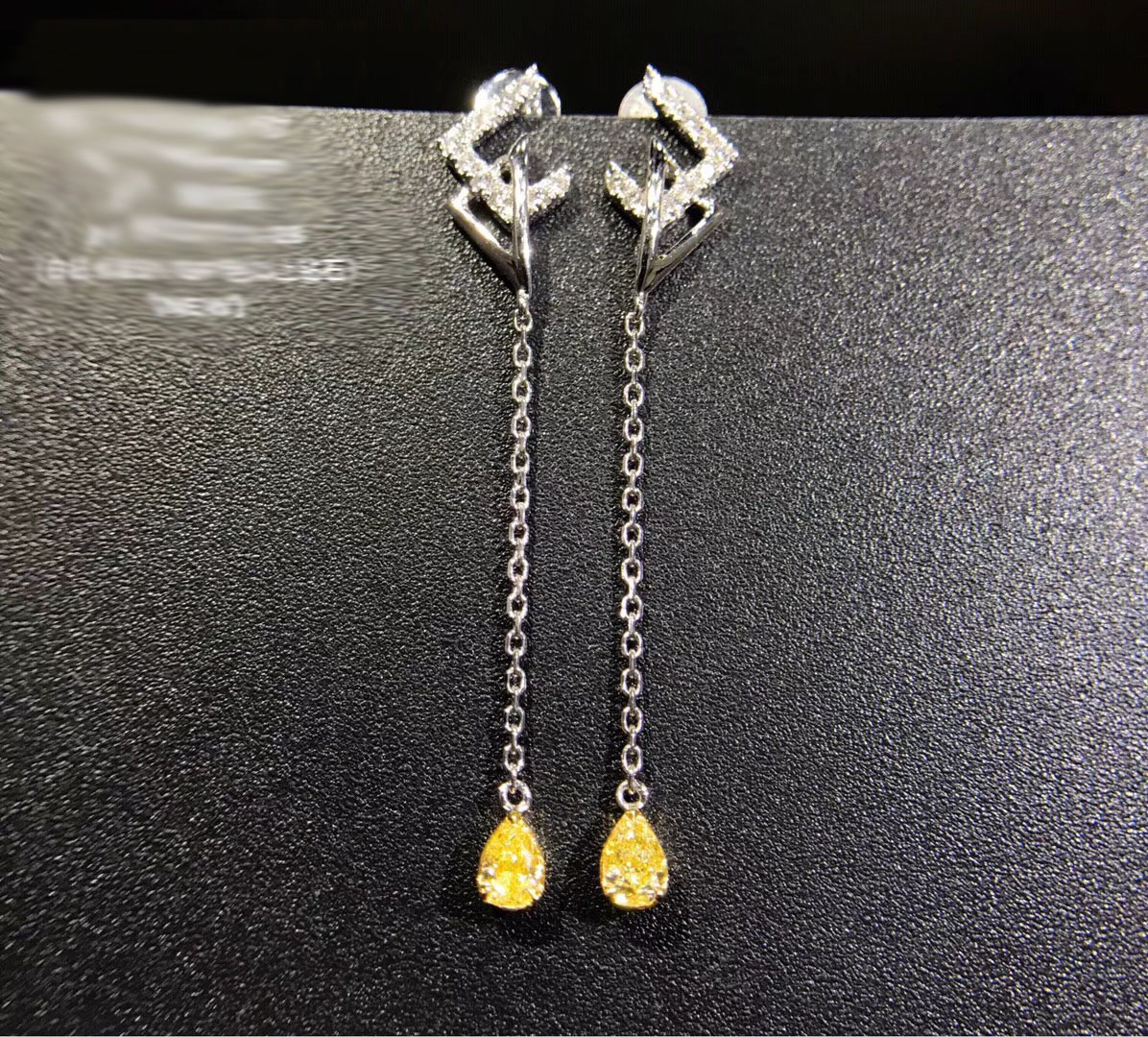 EW03771 Elegant Diamond Earrings