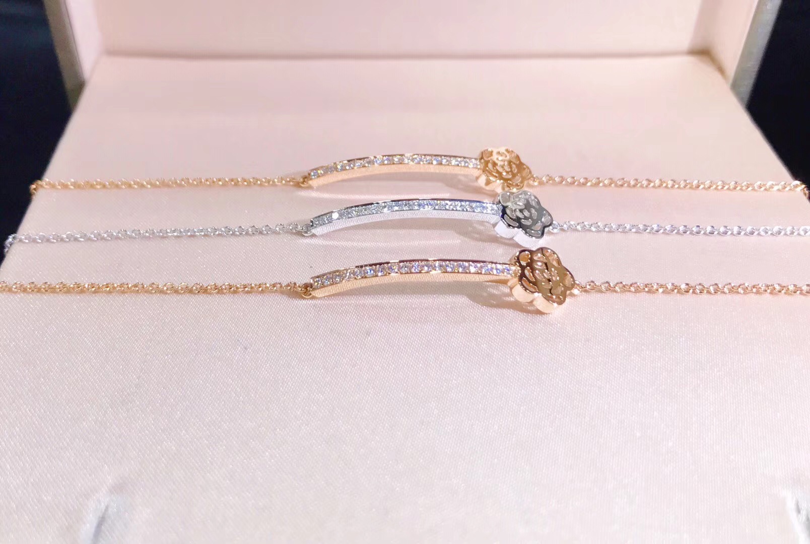 N00374 Rose Diamond Bracelect in 18k White Gold /18k Gold