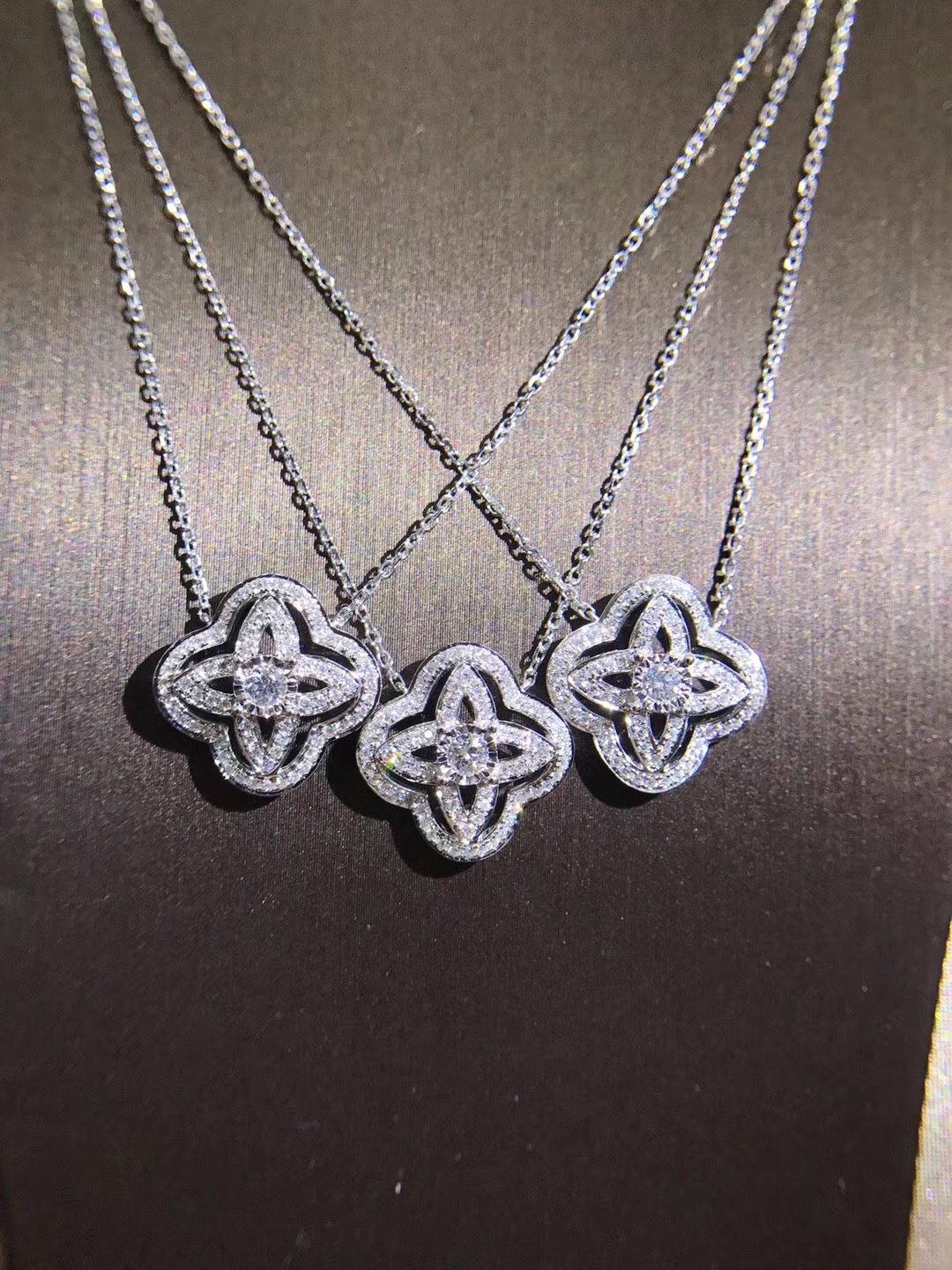 N00375 Flower Shaped Diamond Necklace in 18k White Gold/18k Gold