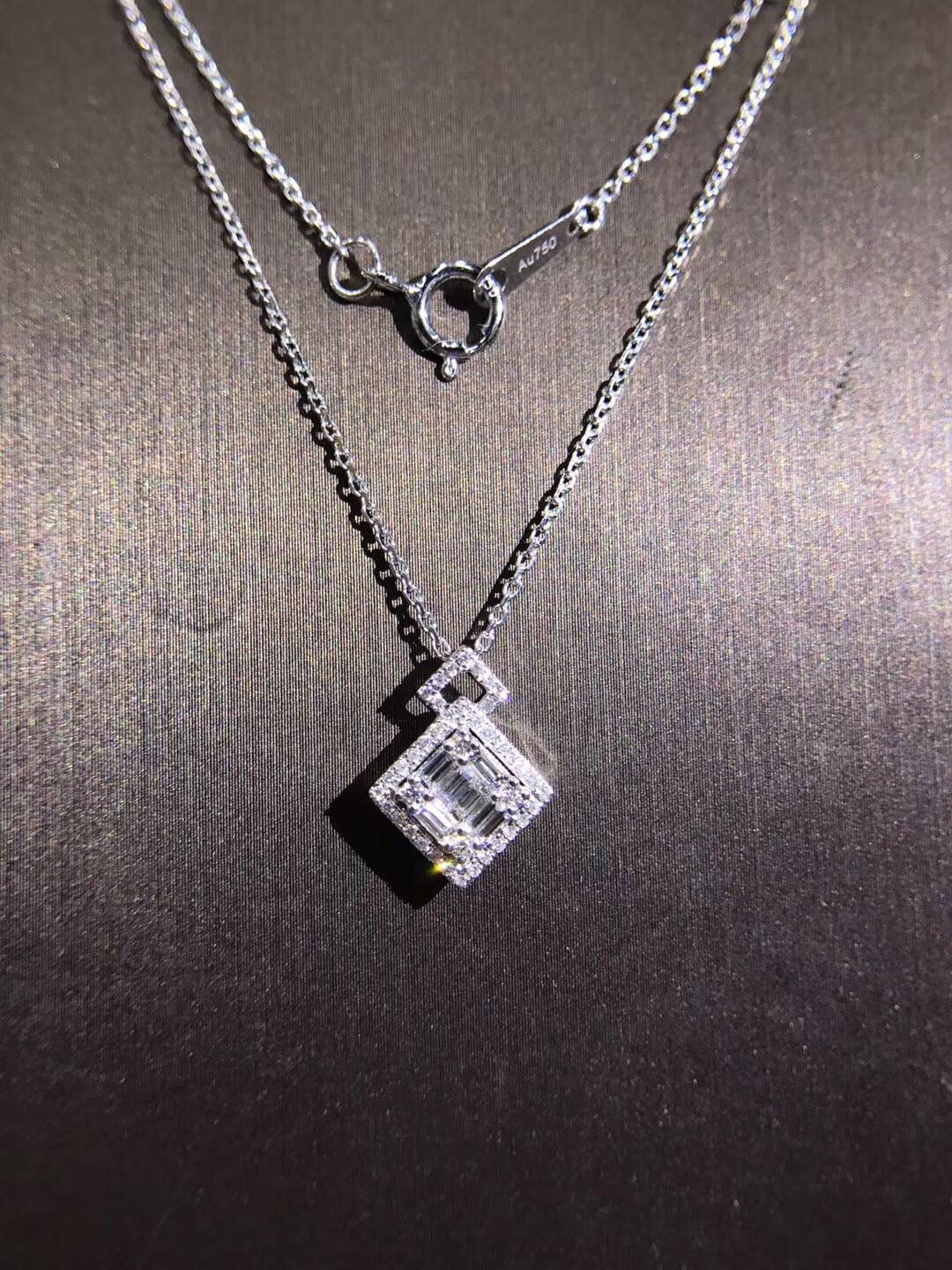 P00826 Diamond Necklace in 18k White Gold