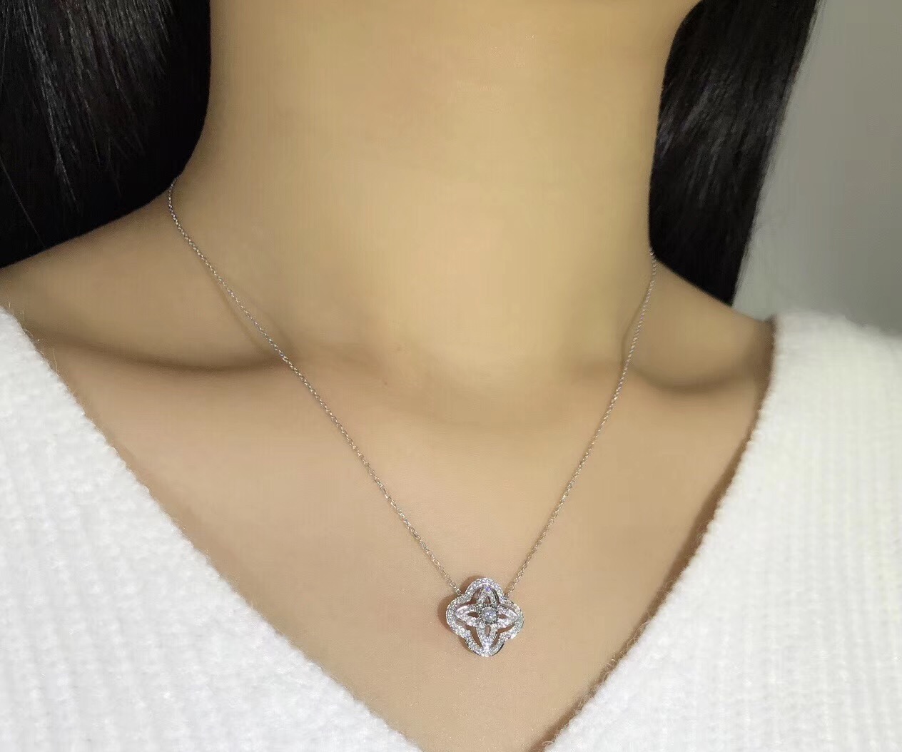 P00833 Flower Shaped Diamond Necklace in 18k White Gold