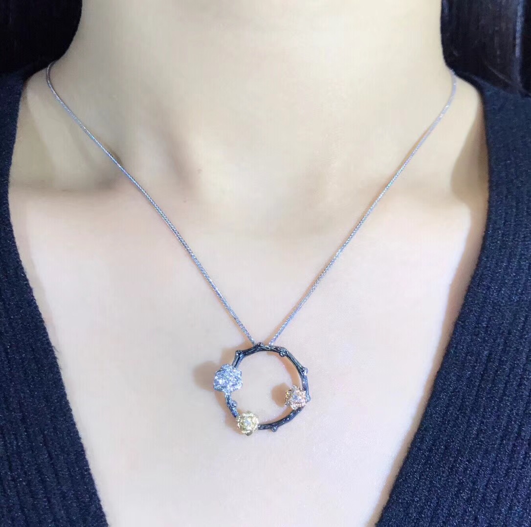 P00909-1 Diamond Necklace in 18k White Gold/18k Gold