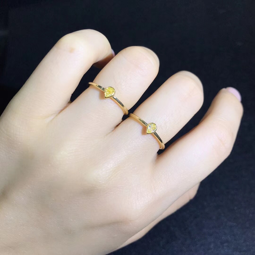 RW05138-15 Drop-shaped Diamond Rings in 18k Gold