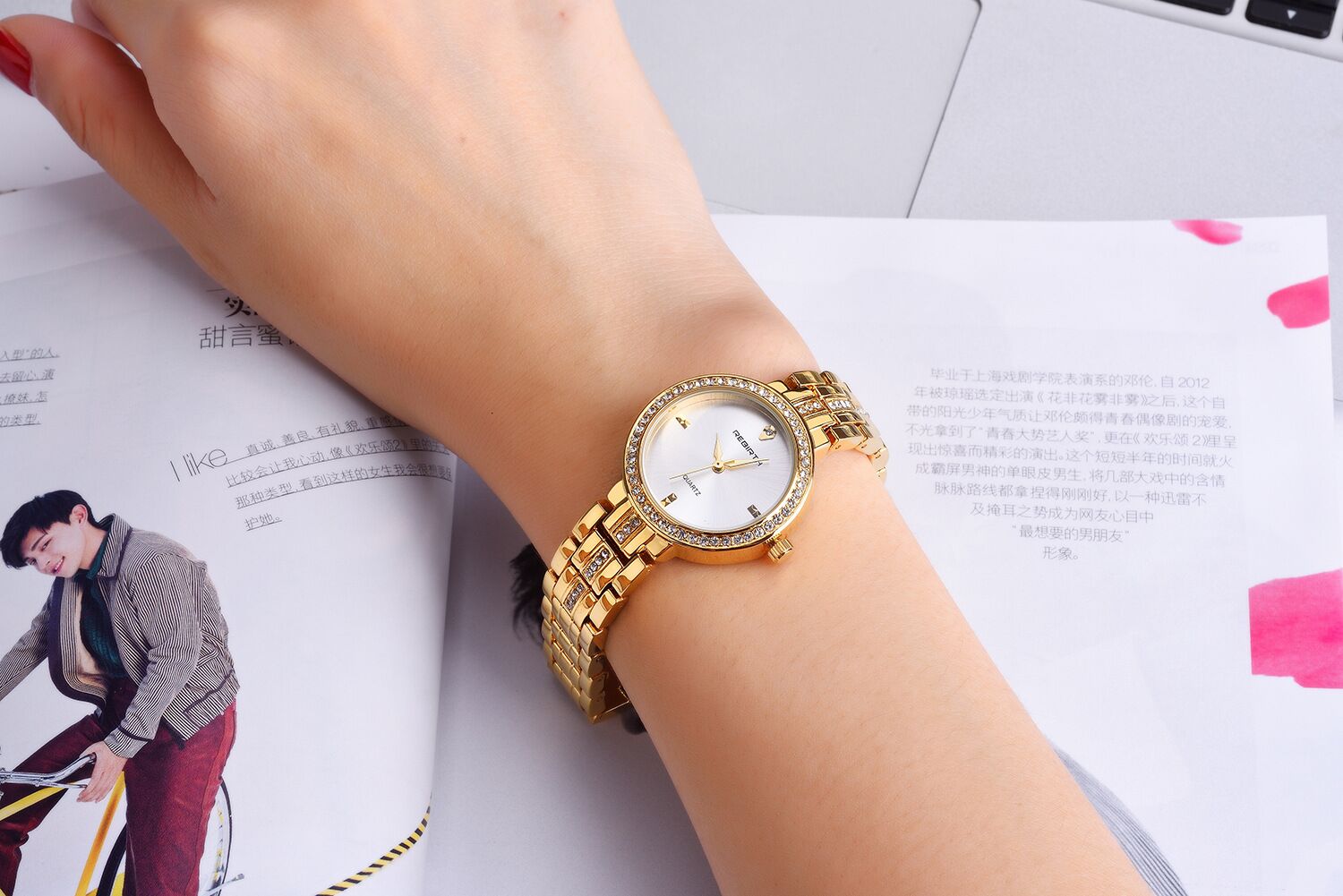 RE094 REBIRTH Stainless Steel Band Quartz Crystal-studded Bezel Watch