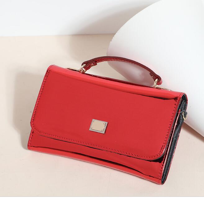 Idolra Simple Luxury Gold Chain Mini Shoulder Handbag