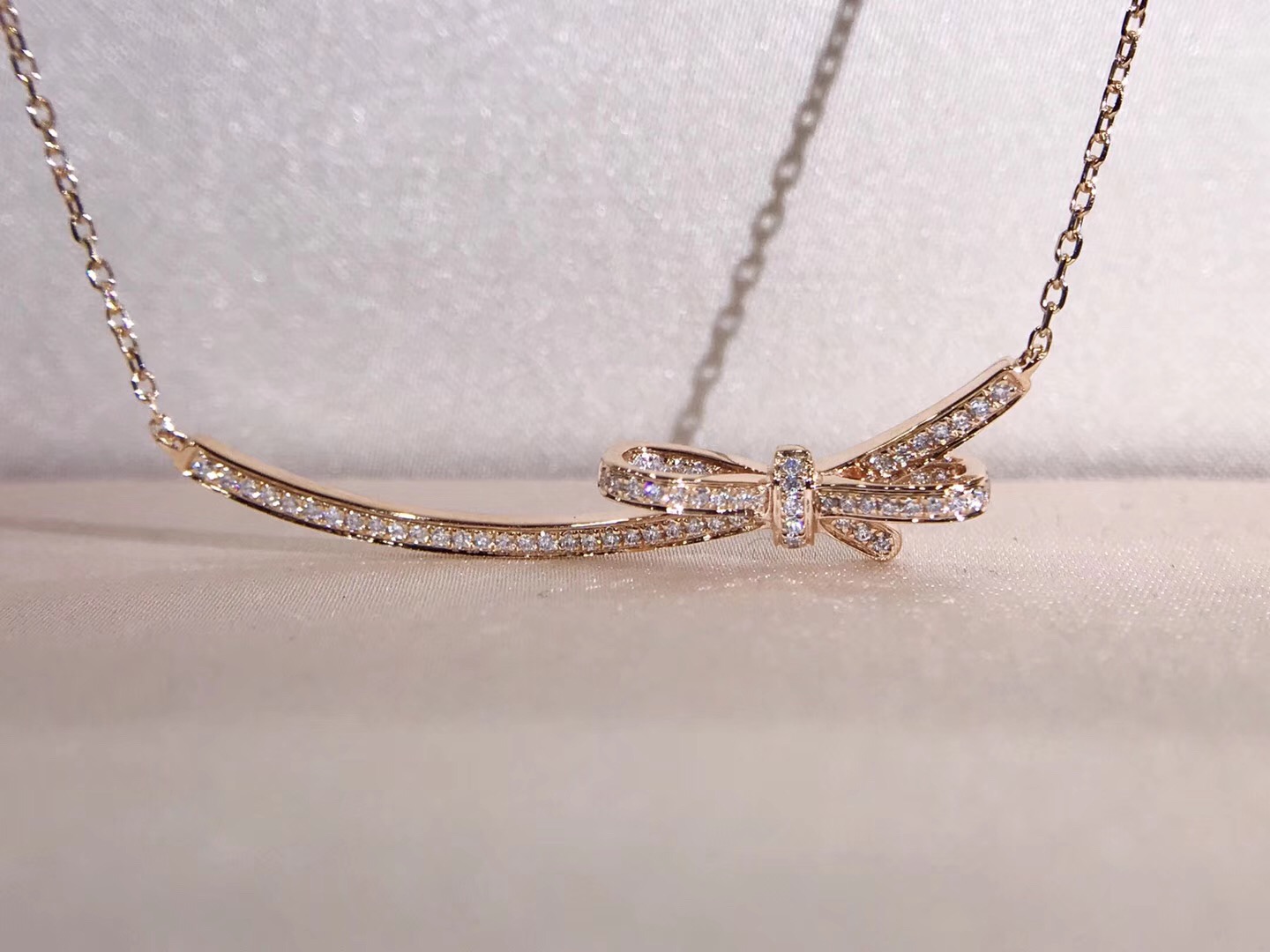 N00370 Bowknot Shaped Diamond Necklace in 18k White Gold/18k Gold