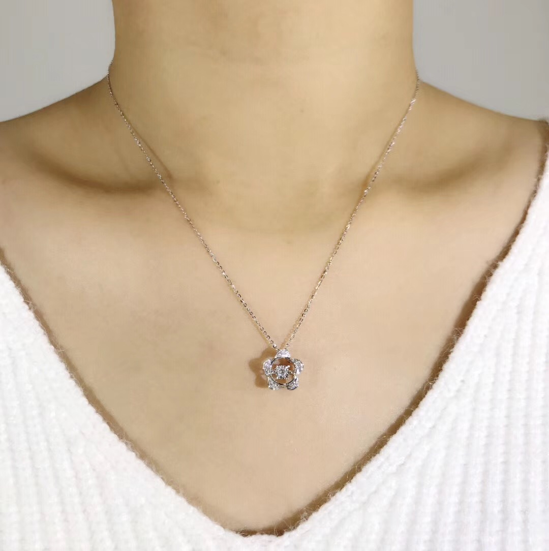 N00373 Flower Shaped Diamond Necklace in White Gold/Gold
