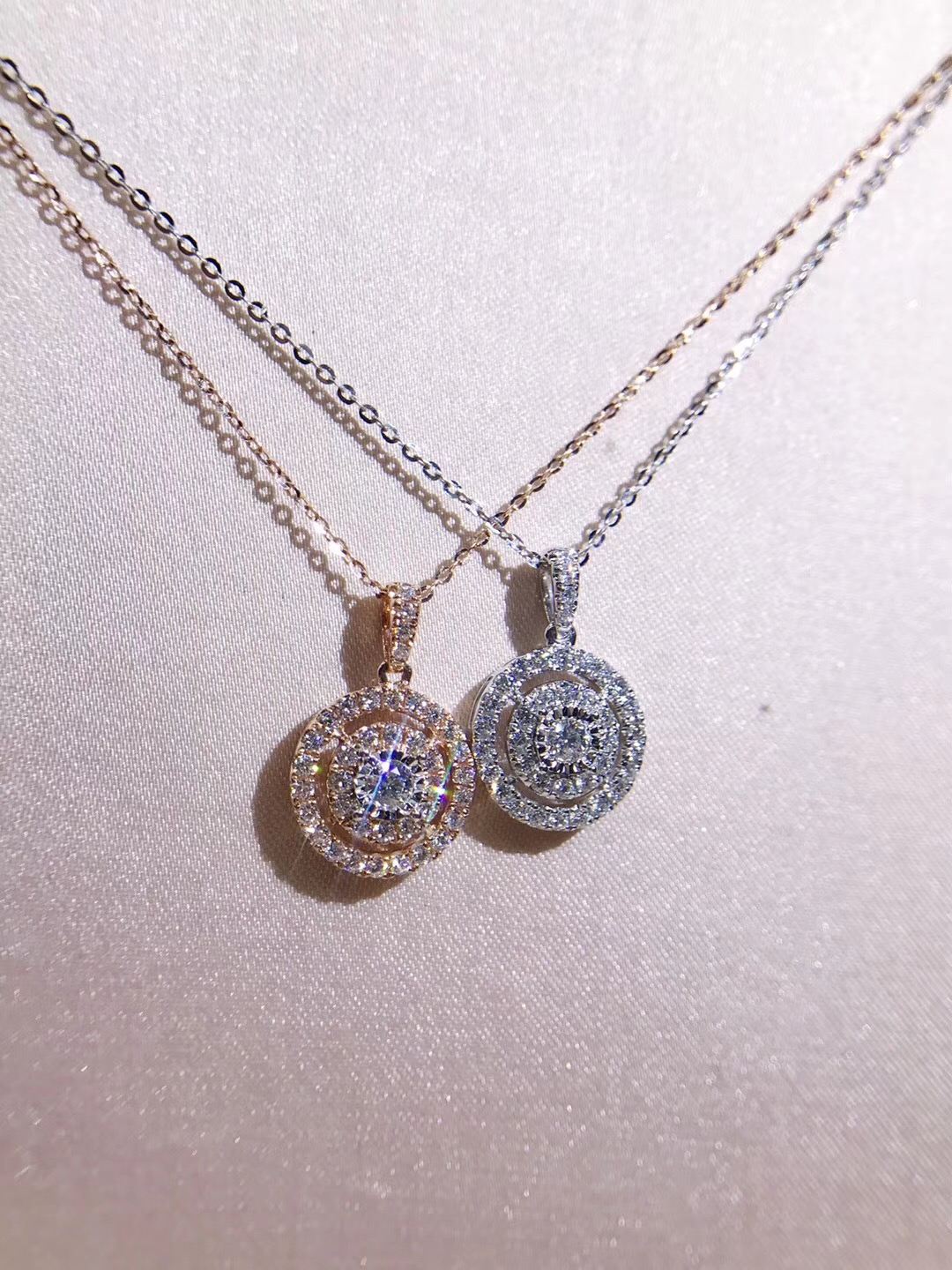 P00440S Diamond Necklace in 18k White Gold /18k Gold