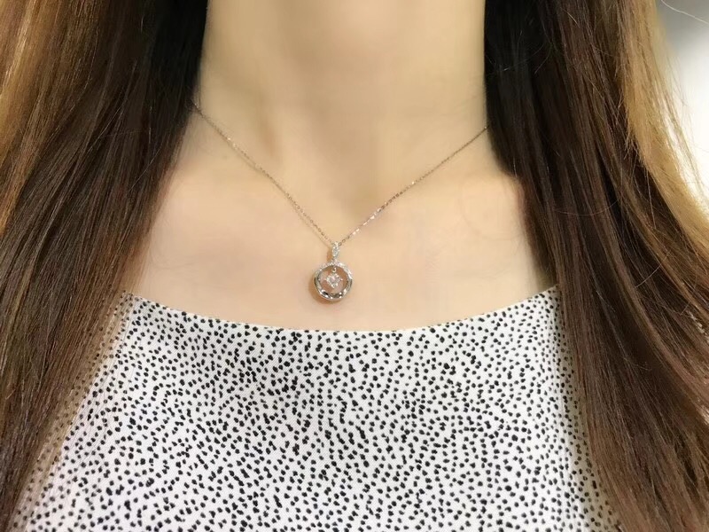 P00670 Diamond Necklace in 18k White Gold