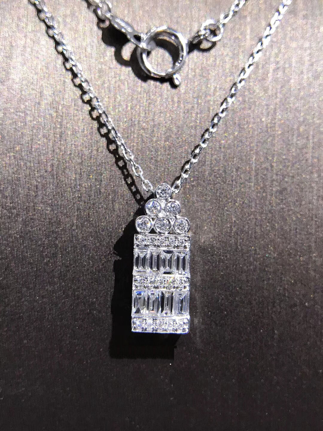 P00849 Diamond Necklaces in 18k White Gold