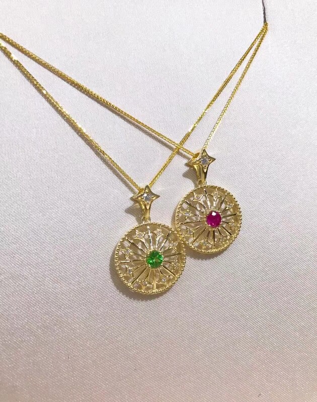 P00964 Ferris Wheel-shaped Necklaces in 18k Gold