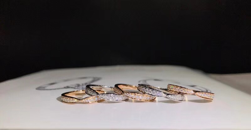 R00563-1 Diamond Ring in 18k White Gold/18k Gold