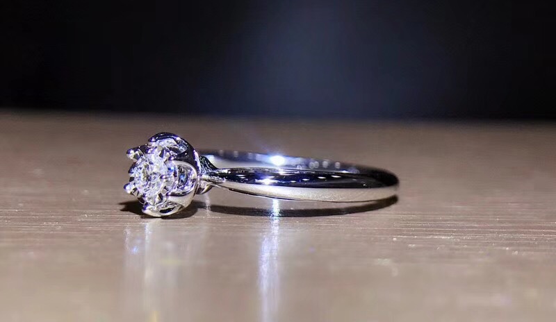 R20396-7 Engagement Diamond Ring in 18k White Gold