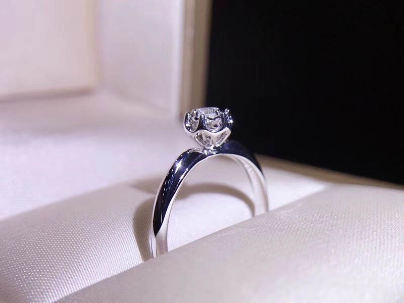 R20396-7 Engagement Diamond Ring in 18k White Gold