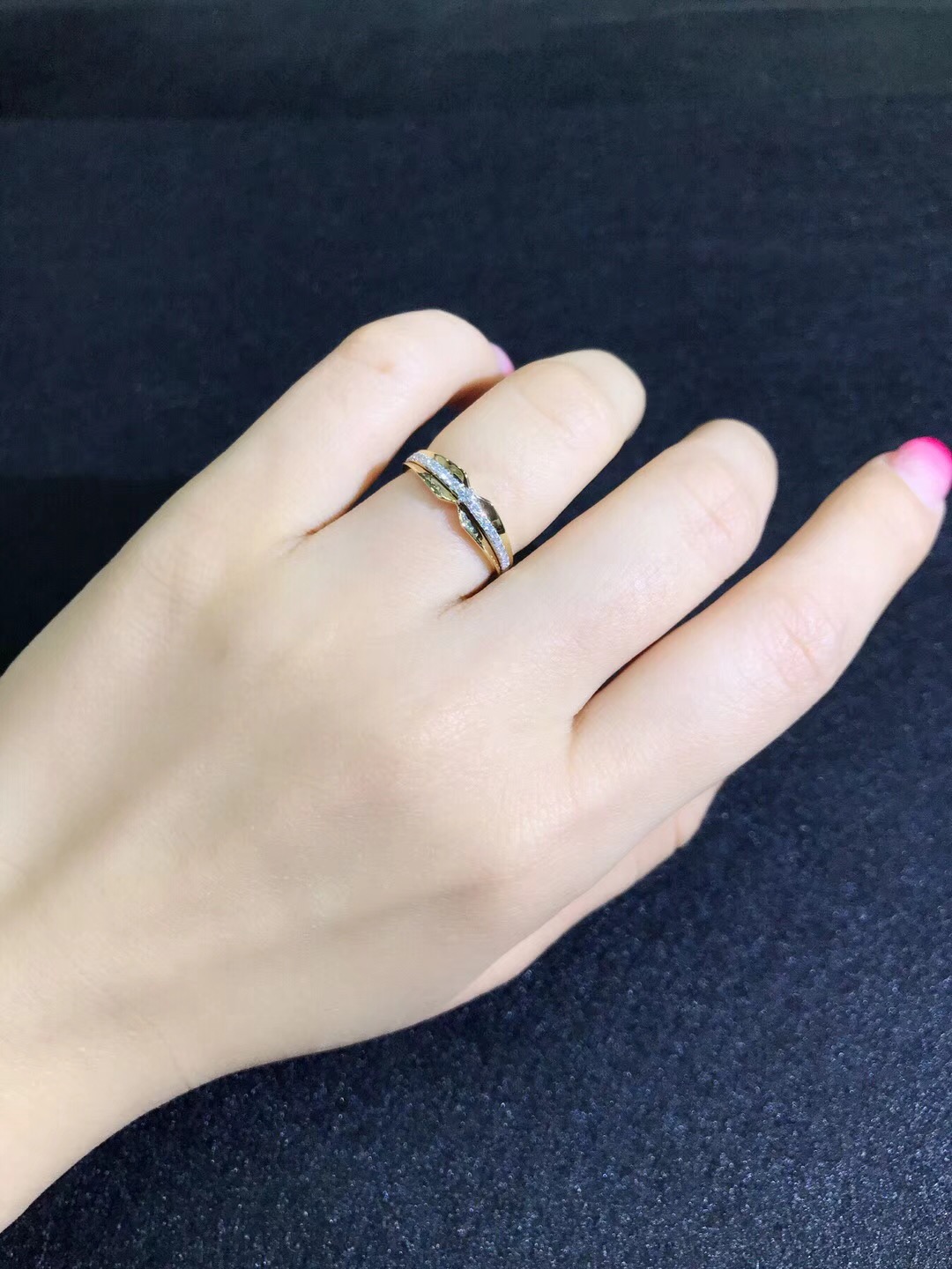 R20999 Engagement Diamond Ring in 18k Gold