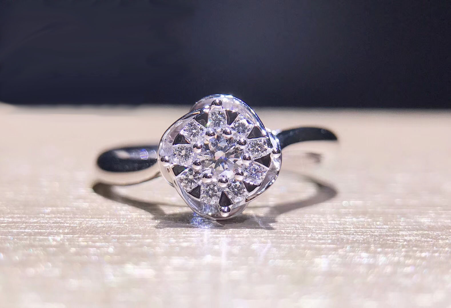R21138-12 Engagement Diamond Ring in 18k White Gold [R21138-12]
