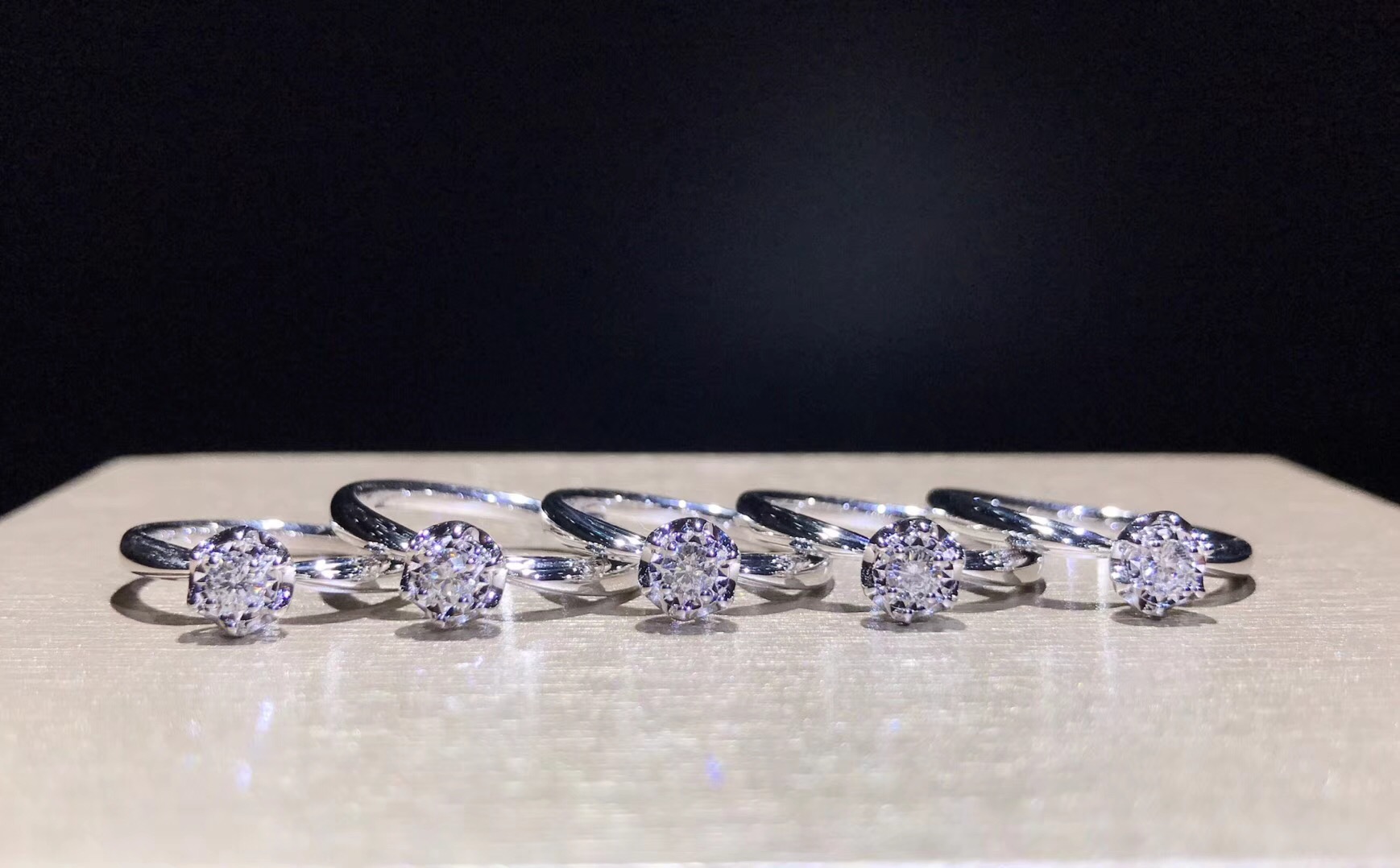 R21150-10 Engagement Diamond Ring in 18k White Gold