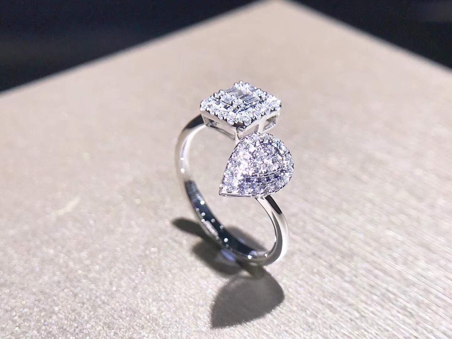 RW0117 Engagement Diamond Ring in 18k White Gold