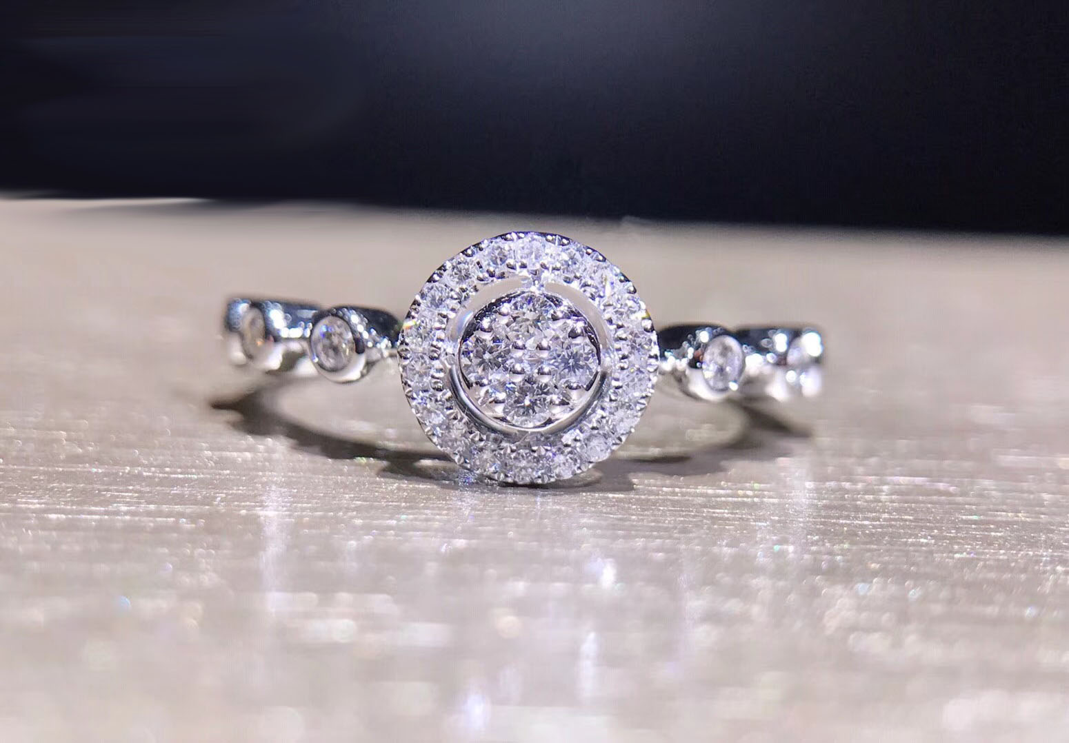 RW01179 Engagement Diamond Rings in 18k Gold