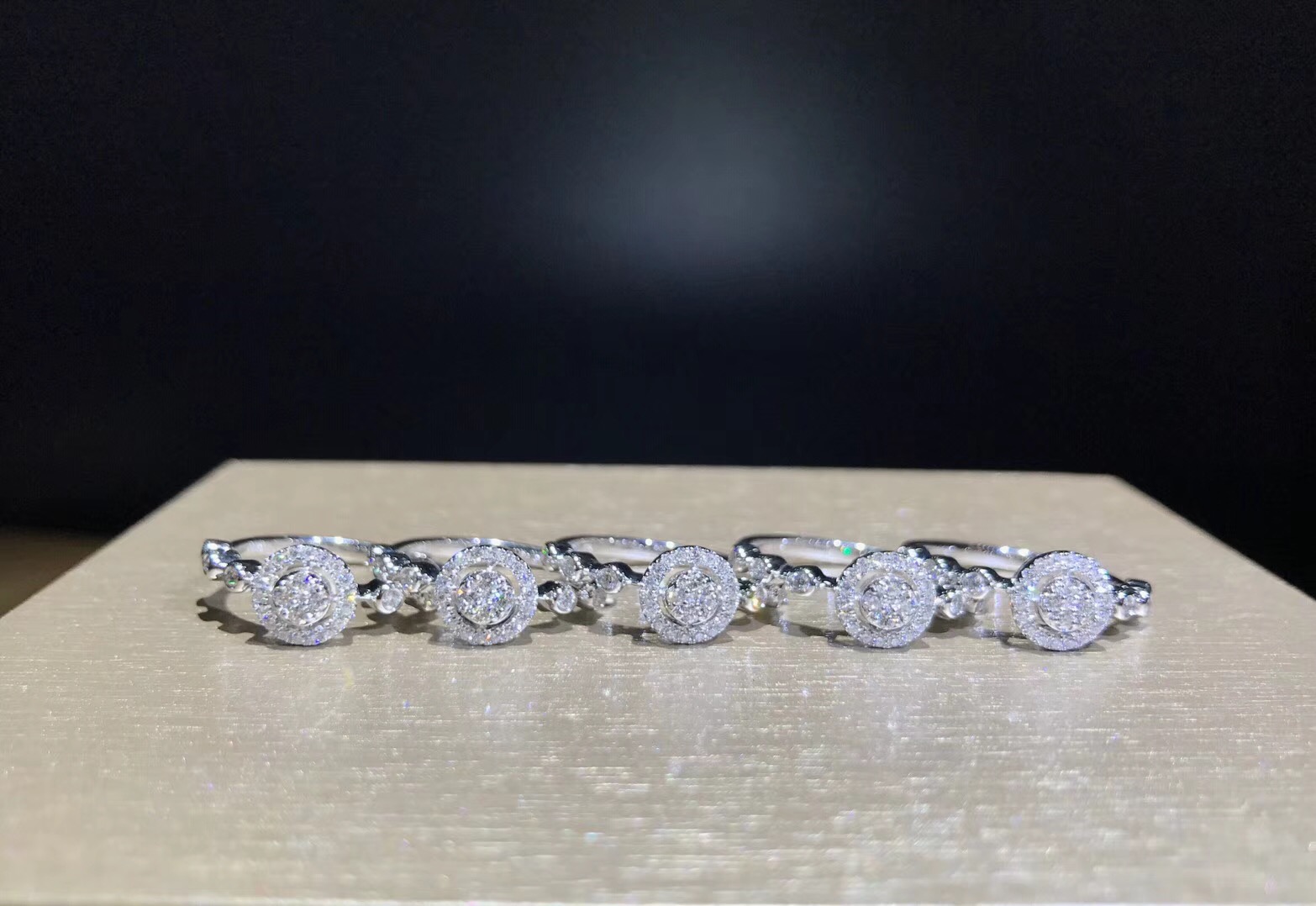 RW01179 Engagement Diamond Rings in 18k Gold